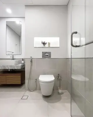 a bathroom with a toilet and a sink at Spacious 2 bedroom in Madinat Jumeirah Living in Dubai