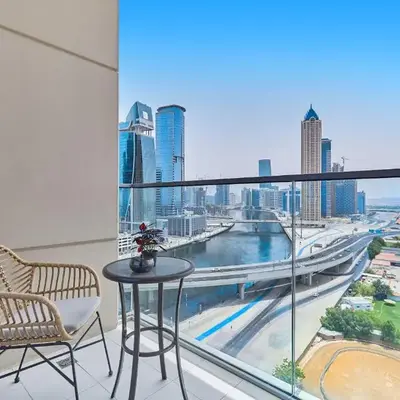 bnbme - Luxury 2BR Business Bay Apt w Canal Views Pool Gym Free Parking Downtown