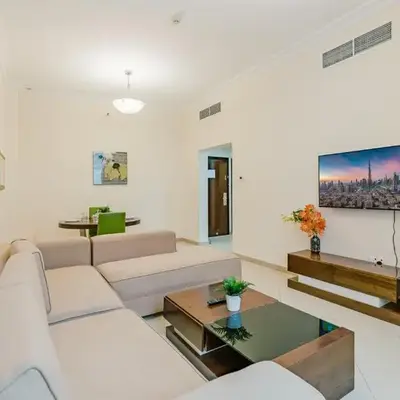 RH - Spacious & Bright 01BR