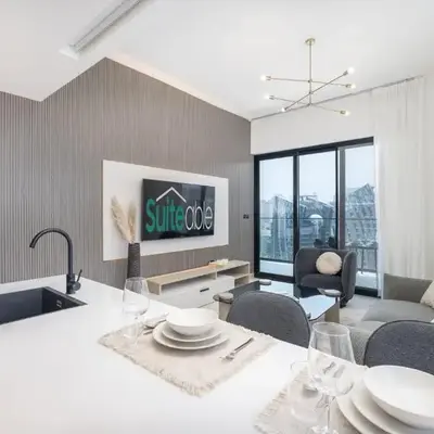 Canal front apartment with Burj Khalifa view by Suiteable