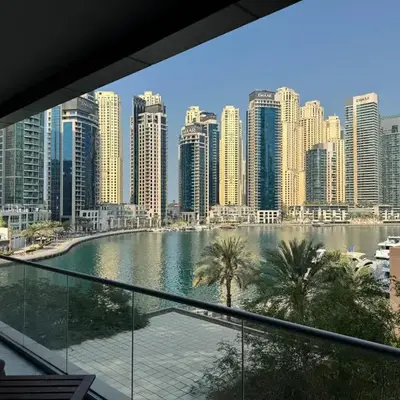 Stylish Marina View Apartment