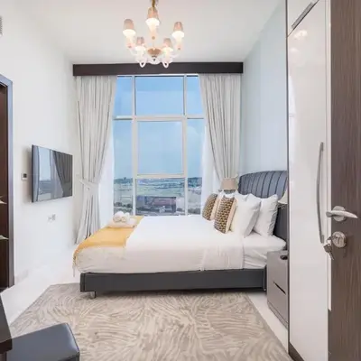 Heaven Crest Vacation Homes Business Bay Canal View - Luxury 2 Bedroom Suite with Free Parking