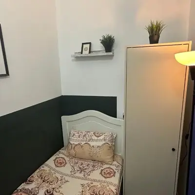 Private Partition Room Near Mashreq Metro