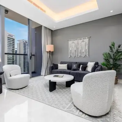 Maison Privee - Classy Urban Retreat with Amazing Dubai Canal Views