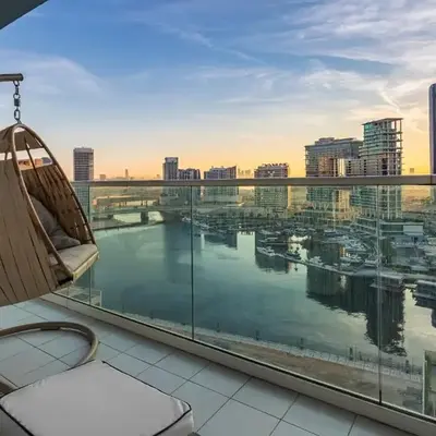 Stylish Stayz 2BR Corner Unit - Yacht & Burj Khalifa Views - close to Dubai Mall