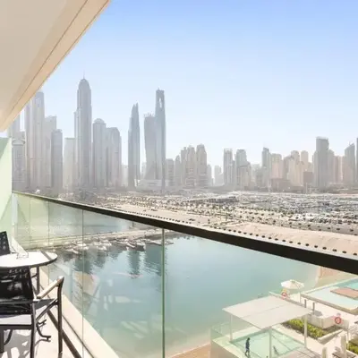 Silkhaus Marina View with Tower's Private Beach