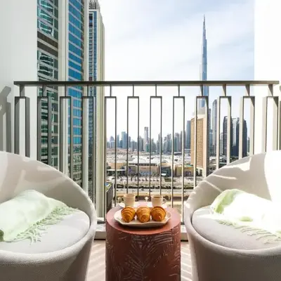 Stunning 2 Bedroom Apartment with Burj Views by Zen Stays - Walking Distance to Dubai Mall