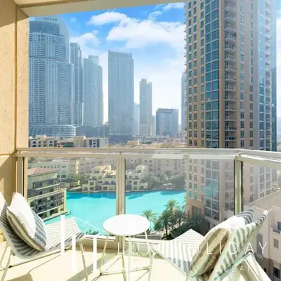 LUX The Stunning Fountain View Suite