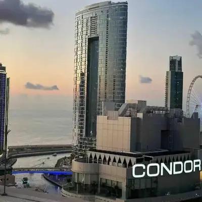 Lux 1BR w rooftop pool in Marina near metro