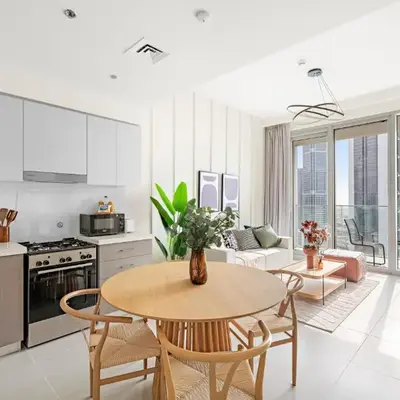 Silkhaus Chic 1 BDR In a New Tower In Downtown