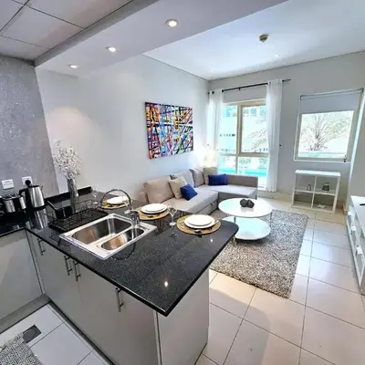 Poolside Beautifully presented 1 Bedroom near JBR Beach - Sleeps 4