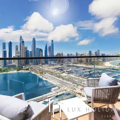 LUX The Marina Vista Beachfront Suite 2