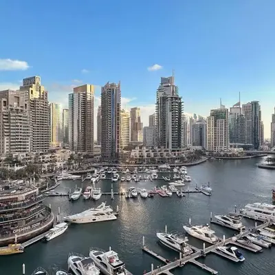 Luxury 2BR with Marina Views Near Dining Shopping Attractions & Beaches