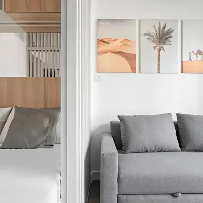 Bright Downtown Dubai Studio by Mall
