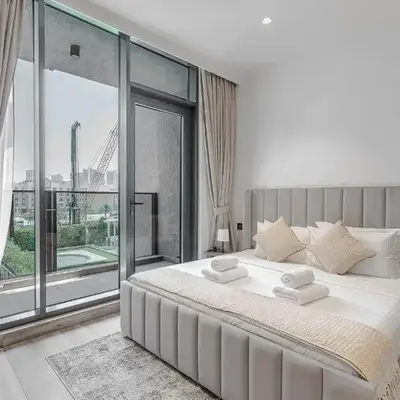 Modern Studio with Pool View & Gym Access