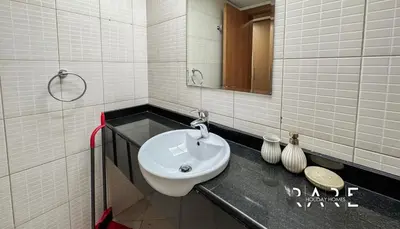 Gallery image of Rare Holiday Homes - Lake View - The Lago Vista Tower A - Dubai Production City - R1503 in Dubai