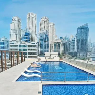 Classic Charm a Studio with Iconic Marina Views