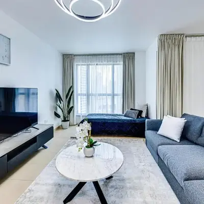 Stylish 2BR Apt just minutes from Beach