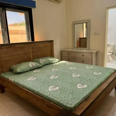 Master Rooms near Metro