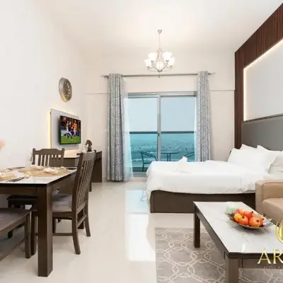 Elite Residence - Premium Studio - Best Horse Course View