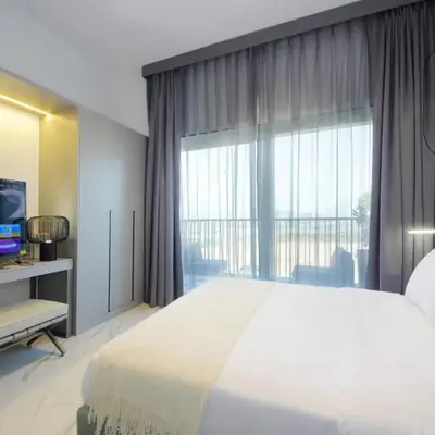 Spacious Studio Apartment- Meydan City 900