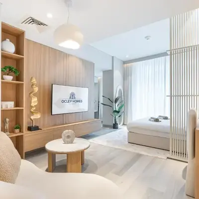 Luxe Central Marina Studio with Rooftop Pool