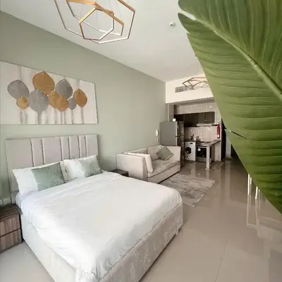Skyline Studio Apartment with Balcony in Dubai Marina