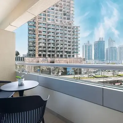 JuliusHomes - Studio in Bay Square
