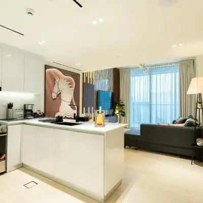Chic Comfort - Stylish One-Bedroom