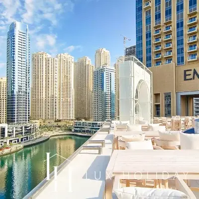 LUX The JW Marina Studio 3