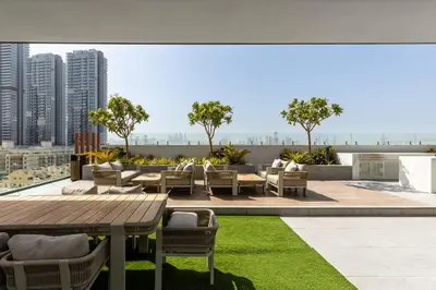 Gallery image of Waves - Ideal Dubai Retreat, Elegant Studio in Oxford 212 in Dubai