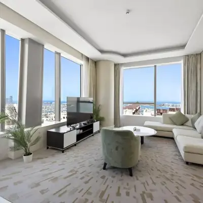 Stunning 1-BR Apartment In Heart Of The Palm