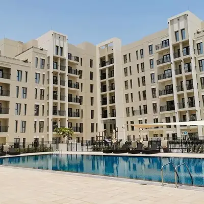Lovely calm 3BR Apt Easy Accessibility to central Dubai with huge balcony and pool view Town Square