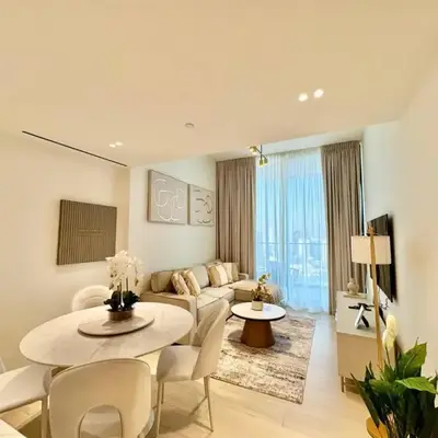 Modern 1br In Jvc Pool