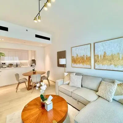 Luxe 2br With Fast Wi-fi Parking
