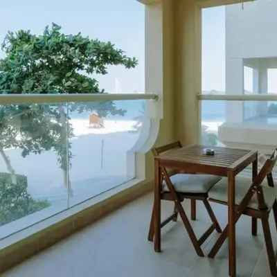 Elegant 1BR beach access with Ocean Views