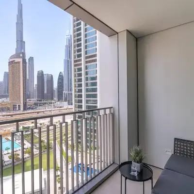 Vogue Downtown Views II with Direct Access to Dubai Mall Via a Climate Controlled Bridge