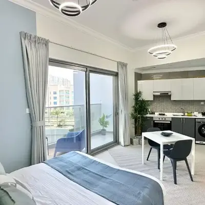 Spacious Luxury Studio Near Mall of the Emirates with Pool Access