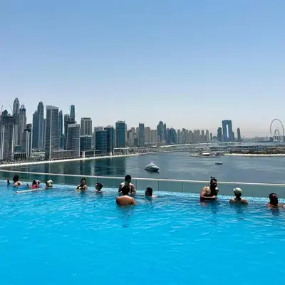 Apartment on Palm Jumeirah Beach Parking