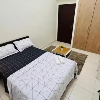 Decent Room with Balcony Near Mall of the Emirates