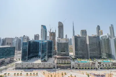 a view of a city with tall buildings at Wohnung mit Blick auf den Burj Khalifa im Stadtzentrum von Dubai in Dubai