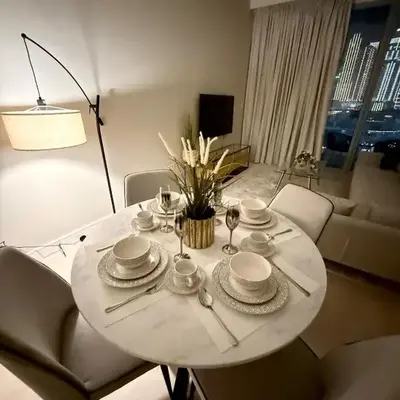 Upgraded brand new apartment Downtown