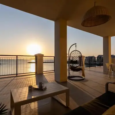 HiGuests - Experience Coastal Elegance at La Rive 2 in La Mer