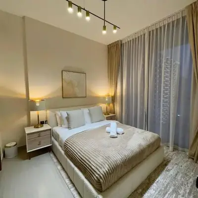 Chic & Modern 1br Apt Balcony Pool Parking