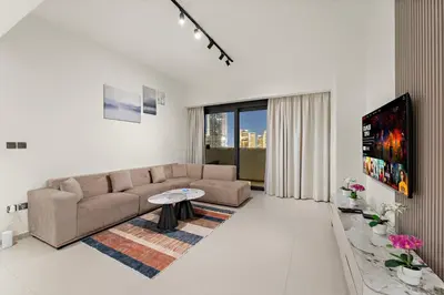 Gallery image of Luxe 4BR with Burj View l Pool & Gym in Dubai