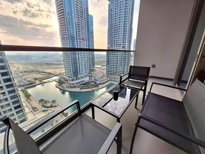 Gallery image of Jumeirah Lake Towers Stunning lake view Apartment MBL Royal Managed by SunnyHomes in Dubai