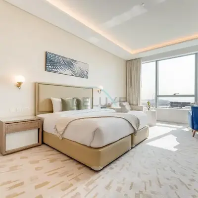 High-Rise Studio Overlooking the Sea with a Glimpse of Ain Dubai