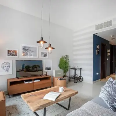 Spacious 1B with Balcony Overlooking City Views