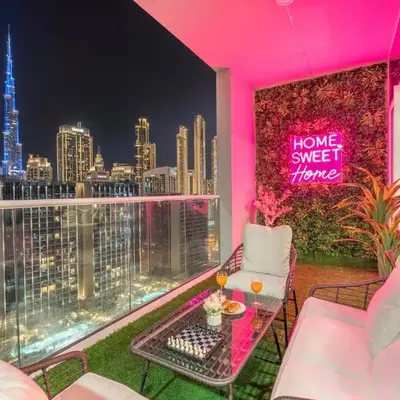 Burj View - Chic 2BR - 5min Dubai mall Canal