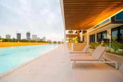 Gallery image of SettlerHomes - Upscale JVC Skyline On The 28th Fl with Calm in Dubai